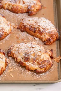 Almond aux Croissant