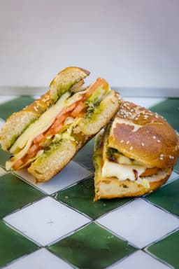 Caprese Bagel